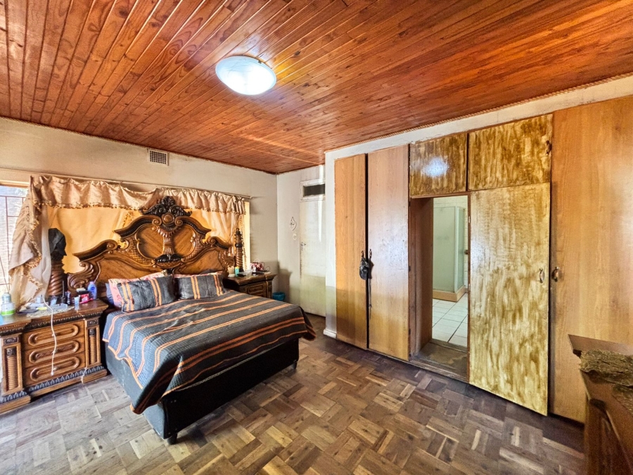 6 Bedroom Property for Sale in Songloed North West